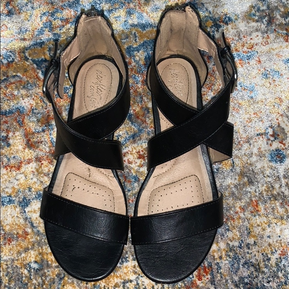 Black Sandals With Small Heels